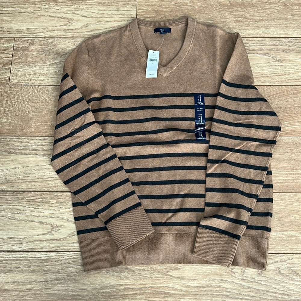 V neck sweater